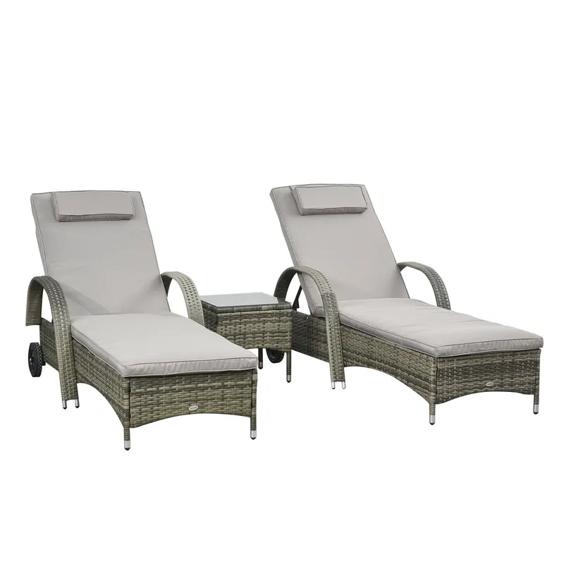 Outsunny Set de 2 șezlonguri mari confortabile : saltea, tetieră, spătar reglabil pe multiple poziții, cotiere, roți + măsuță joasă cu blat din sticlă securizată și rășină împletită gri | Romania