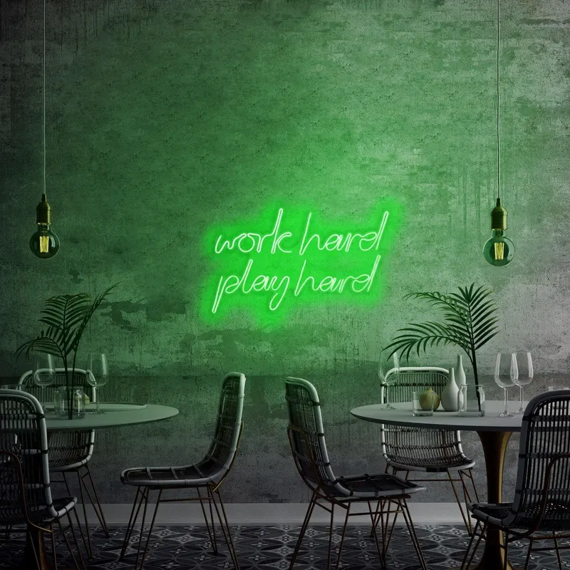 Aplica de Perete Neon Work Hard Play Hard, 55x36 cm - Verde