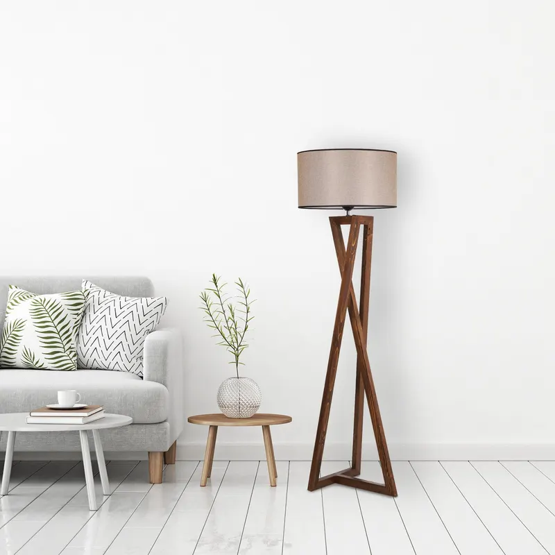 Lampadar Maka - Nuc