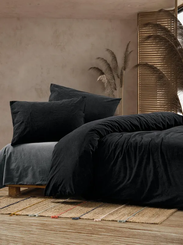 Set lenjerie de pat dublă Crash, Diverse culori, 240x260 cm - Negru