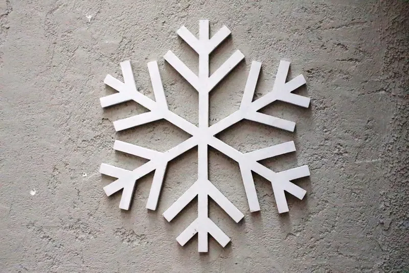 Decorațiune de perete din lemn Snow 2019, Alb, 38x38x2 cm - Natural - Alb