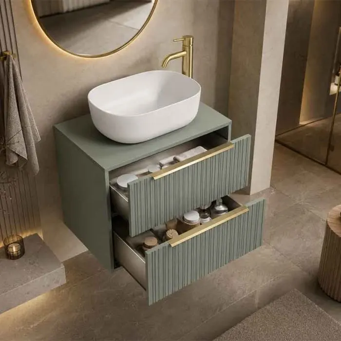 Mobilier baie suspendat pentru lavoar pe blat 80 cm, cu 2 sertare, front riflat, salvia cu manere aurii, Fluminia Istria