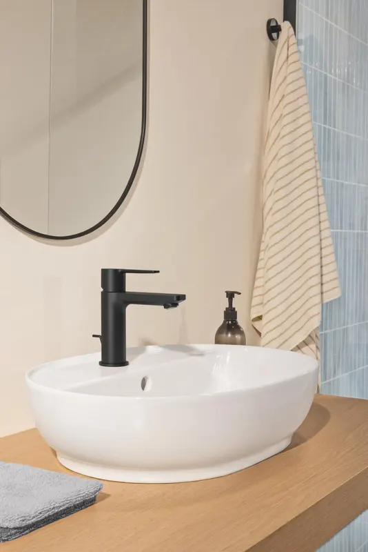 Baterie lavoar Grohe 237902431, Lineare, tip comanda monocomanda, marime s, tip instalare pe lavoar, negru