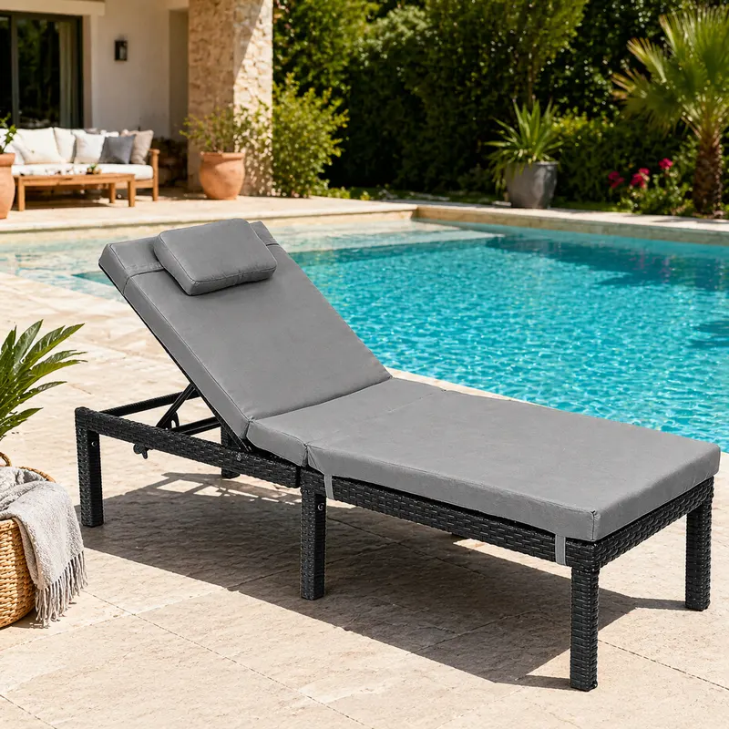 Sezlong gradina cu saltea groasa si tetiera, ratan PE si metal, maxim 150 kg, 195x65x40 cm, negru si gri